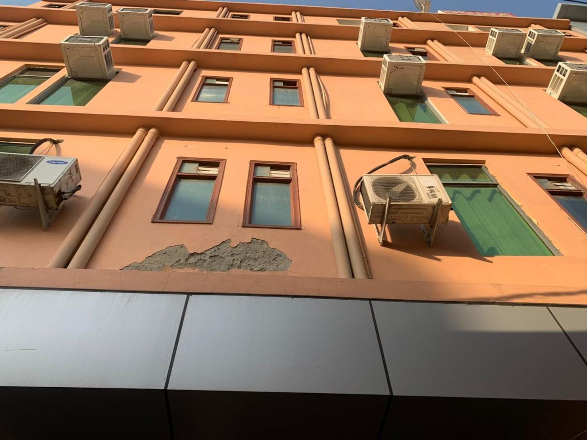 Hotel Noida Continental At Noida City Center Екстер'єр фото